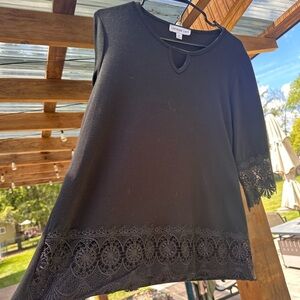 Southern Lady Black Tunic Blouse Lace Trim Sleeve and hem Blouse Women’s Medium